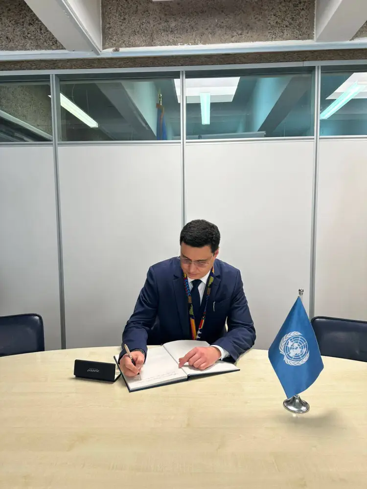 Вопросы охраны окружающей среды и изменения климата обсуждены с Исполнительным директором ООН-Хабитат (2)