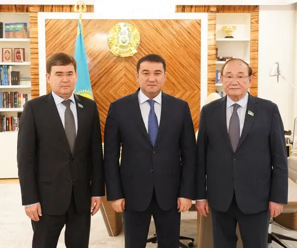 НУРАЛХАН КУШЕРОВ ВСТРЕТИЛСЯ С ДЕПУТАТАМИ СЕНАТА И МӘЖИЛИСА ПАРЛАМЕНТА РЕСПУБЛИКИ КАЗАХСТАН (3)