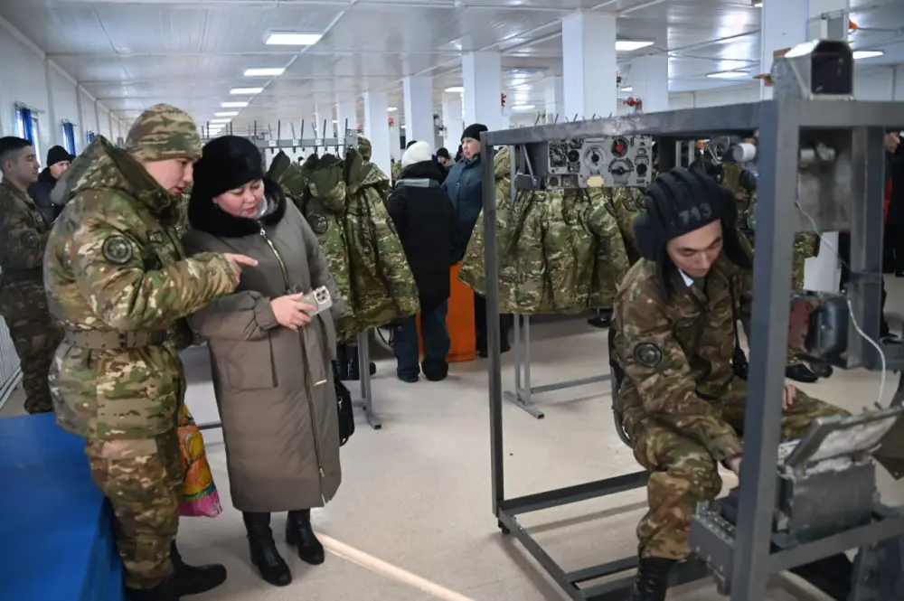 Воинскую часть Карагандинского гарнизона посетили родители солдат (3)