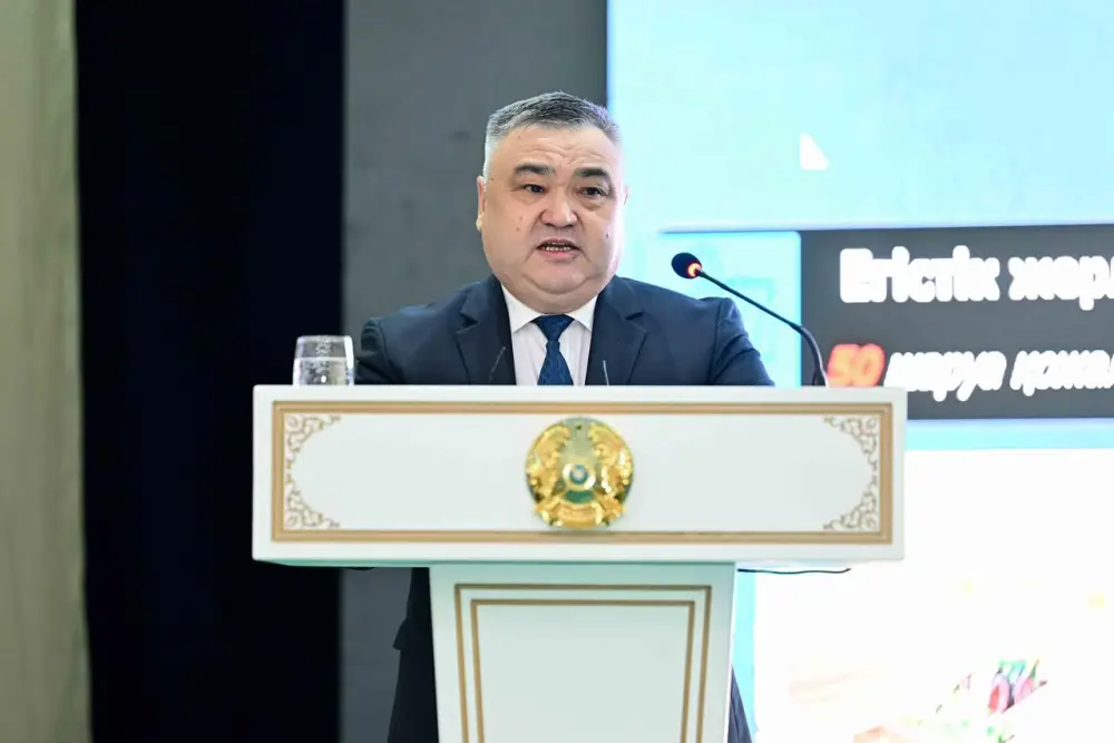 Аким области встретился жителями района Жаңасемей (8)