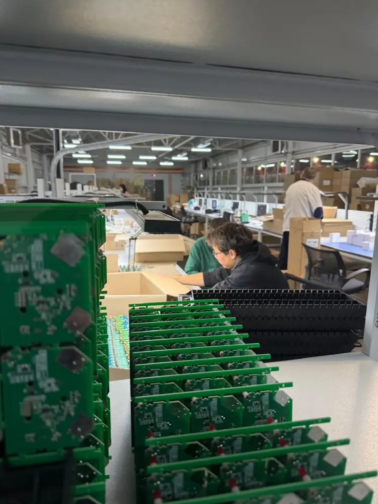 Внедрение современных цифровых решений: вице-министр Жаннат Дубирова посетила QR System (8)