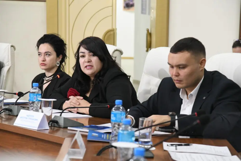 День Независимости: укрепление духовных ценностей и межконфессионального взаимодействия обсудили в Астане (6)