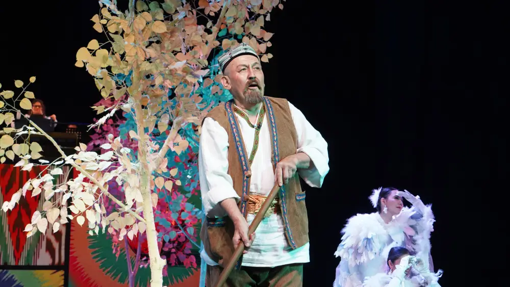 В Уйгурском театре состоялась премьера музыкальной комедии «Твои черные глаза» (4)