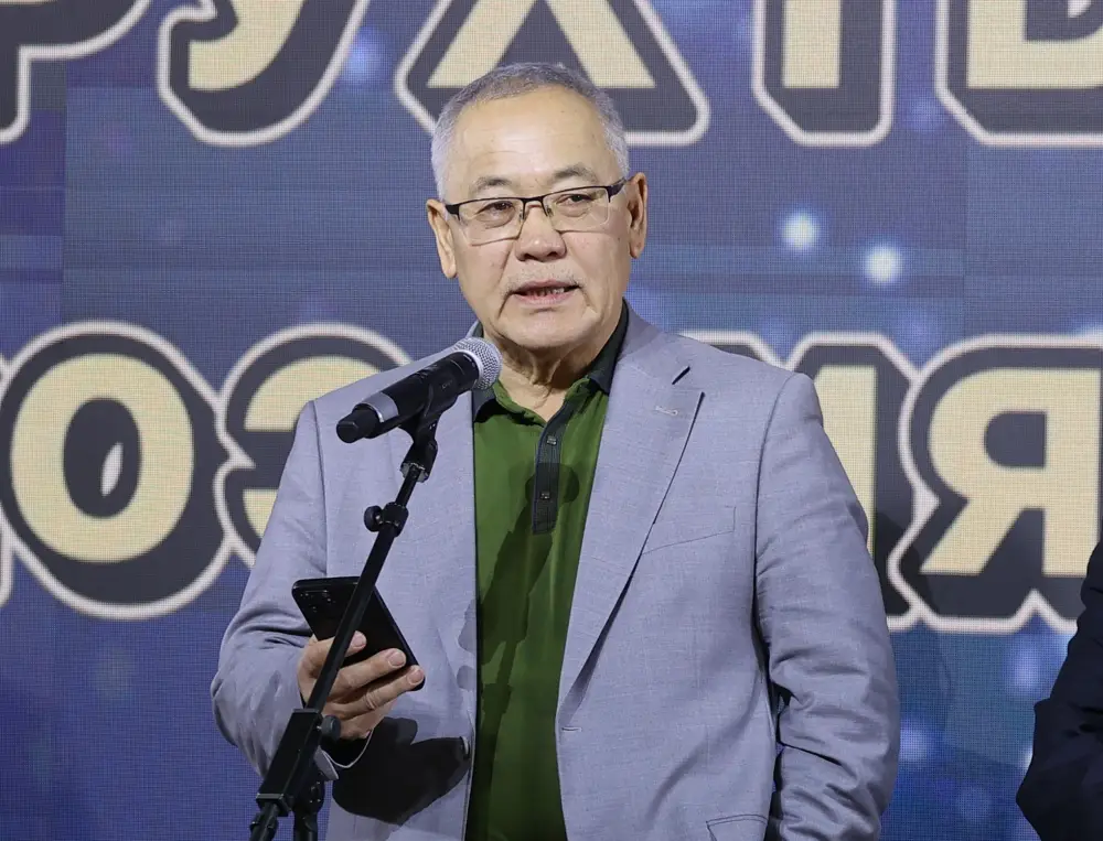 Ербол Карашукеев наградил победителей II республиканского литературного конкурса «Асқақ рухты Әулиеата» (5)