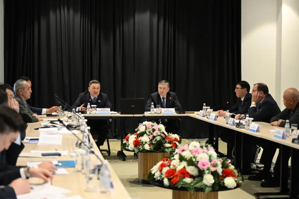 Новые подходы к развитию сельского хозяйства обсудили депутаты на выездном заседании (4)