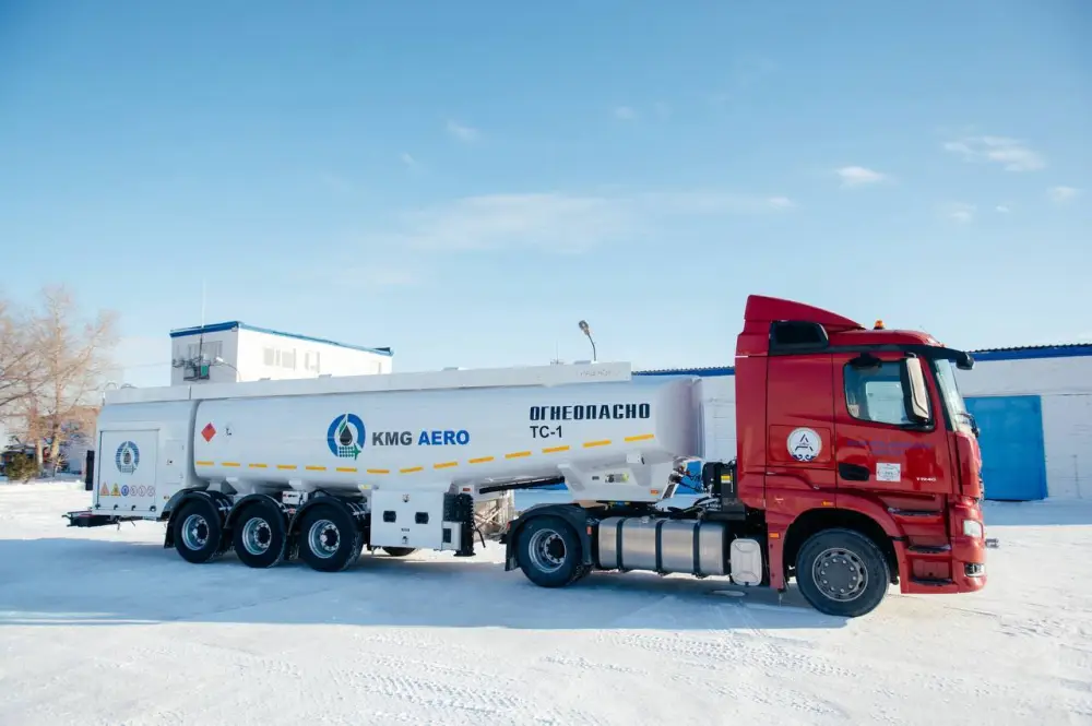 Новый топливозаправочной автомобиль прибыл в аэропорт Актобе (6)