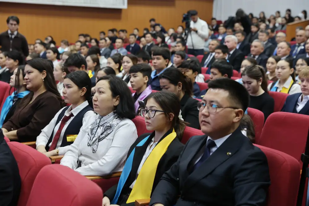 Форум для молодых избирателей прошел в Таразе (2)