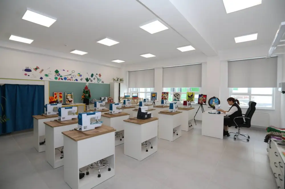 В Жанаозене в рамках национального проекта «Келешек мектептері» открылась новая школа на 1200 мест (5)