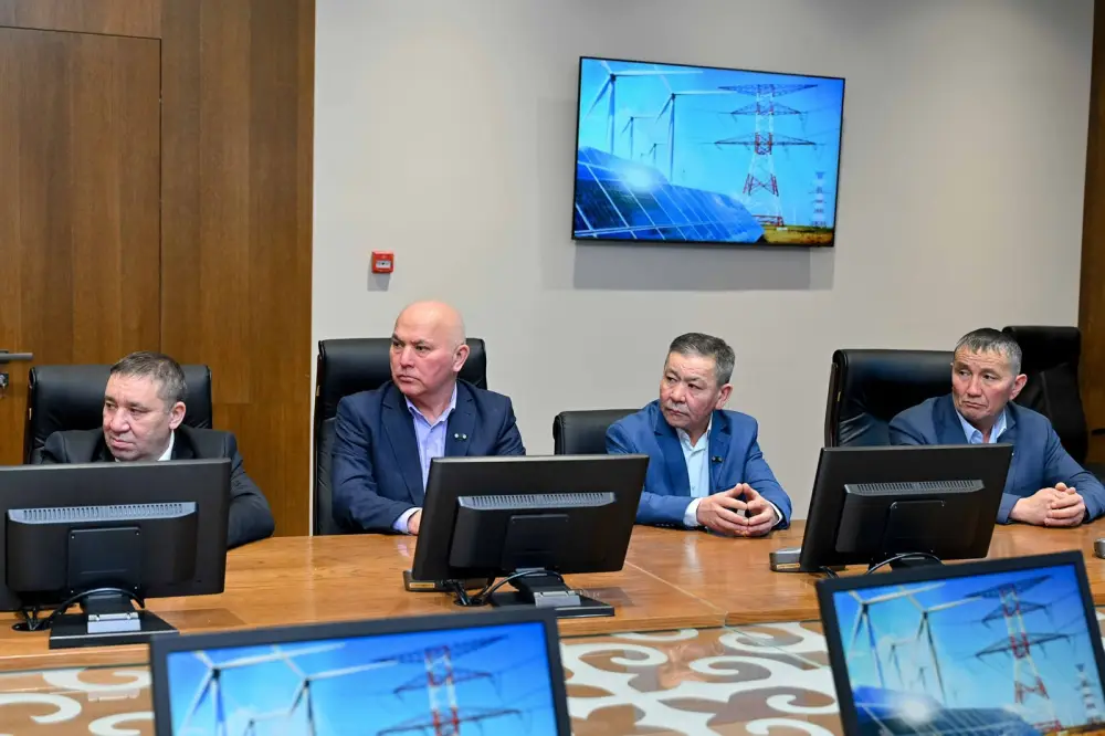 В области Абай чествовали специалистов энергетической отрасли (3)