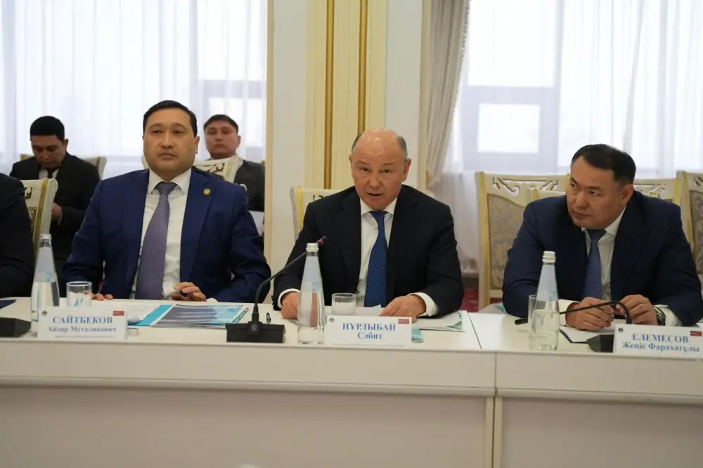 Министр юстиции Ерлан Сарсембаев принял участие в круглом столе «Антикоррупционная устойчивость и конституционные права человека: формула “Закон и Порядок”» (2)