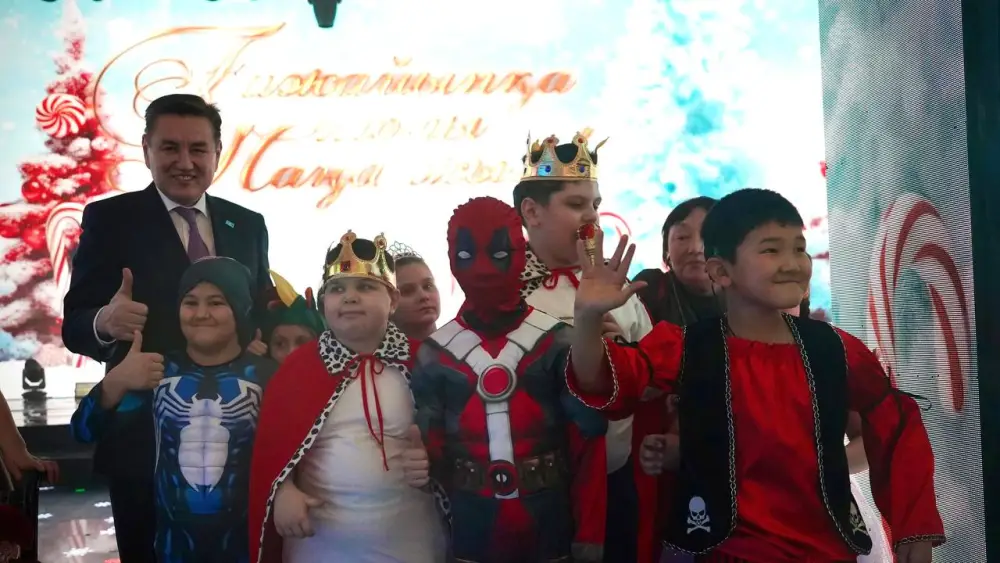 В ВКО прошла новогодняя ёлка акима области для детей с особыми потребностями (3)