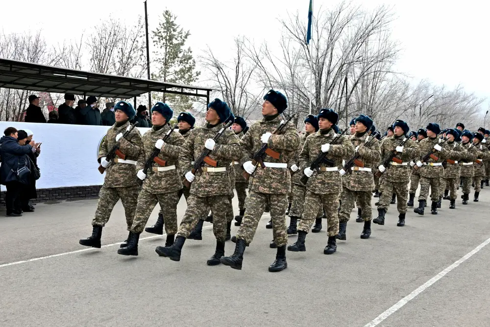 Шестьсот солдат в Конаевском и Усть-Каменогорском гарнизонах привели к Военной присяге (5)