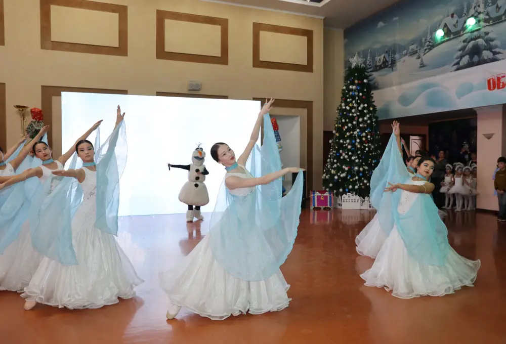 Новогодняя ёлка акима Жамбылской области прошла в Таразе (2)