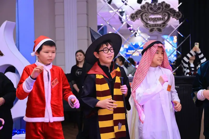 200 детей поздравили в Карагандинской области на Президентской ёлке (3)