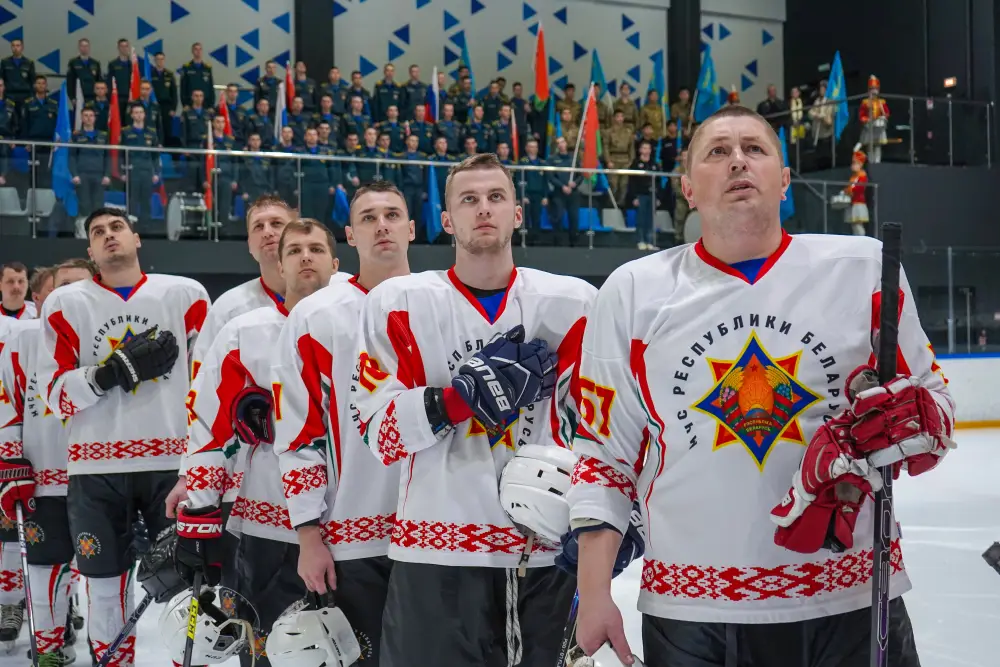 Сборная МЧС Казахстана принимает участие в международном хоккейном турнире спасателей (3)