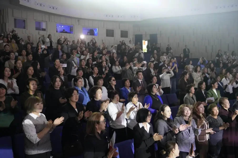 «Роль учения Аль-Фараби в педагогике»: в Астане прошла республиканская научно-педагогическая конференция (2)