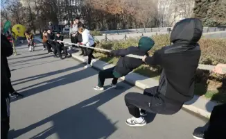 В Алматы успешно проходит проект 'Спорт — Достық алаңы', вовлекающий жителей в массовый спорт