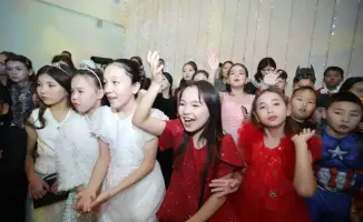 В Мангистау зажглась новогодняя звезда для 250 детей