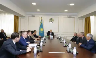 Поддержка рабочих профессий: как награды влияют на общественное уважение к труду