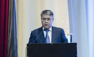 Серик Шапкенов обсуждает развитие инфраструктуры и сельского хозяйства с местными жителями в Курмангазинском районе