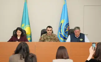 Спасение 1137 человек из снежных заносов зимой в Казахстане