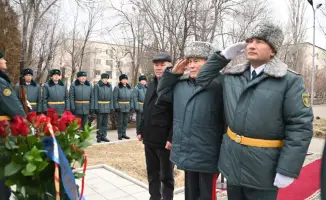 Астана почтила память Бауыржана Момышулы