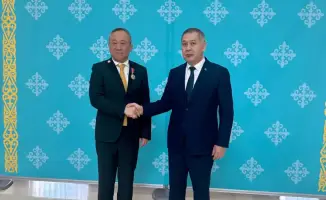 Президент Пекинского университета языка и культуры удостоен ордена «Достық» II степени за вклад в международное академическое сотрудничество