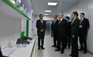 Президент Токаев посетил фармацевтические предприятия Жамбылской области для оценки их вклада в обеспечение медицинских потребностей страны