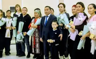 В Абае очередникам вручили ключи от новых квартир