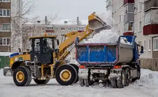 Коммунальные службы Астаны борются с зимними стихиями