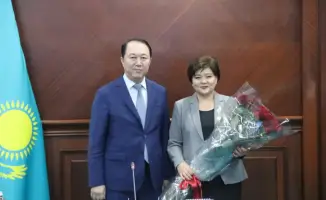 Бейбиткуль Каримову провожают коллеги на новую должность после успешной работы в Кызылординском университете