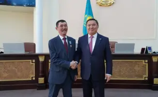 Золотые руки: лучшие мастера рабочего фронта получили государственные награды