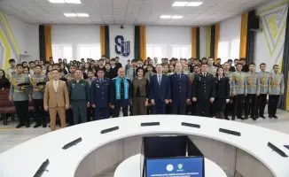 Около 300 студентов участвуют в международной встрече по правовой грамотности и безопасности в цифровом мире