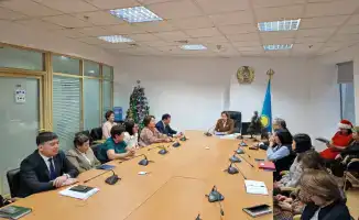 Поздравление с выходом на заслуженный отдых и Новым годом в Комитете по санитарно-эпидемиологическому благополучию