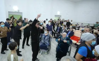 Глава региона Нурдаулет Килыбай подарил праздник получателям услуг Центра специальных социальных услуг № 2