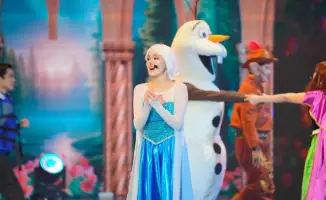 Сказочный мир новогодней ёлки: 400 детей из Астаны встречают Новый год в окружении чудес