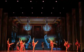 В Алматы состоялась премьера балета «Золушка» с музыкой Прокофьева и участием японской балерины