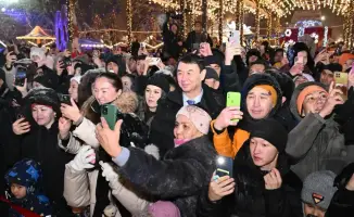 Главная ёлка зажглась в Алматы