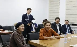 Аким области Жетісу обсудил вопросы реабилитации инвалидов и жилищных отношений на приеме граждан