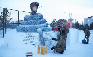 Новогодний городок от гвардейцев в Алматы