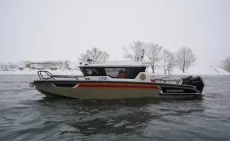 Спасатели ВКО получили новый «корабль надежды» — современный катер «Voyager 850 Cabin»