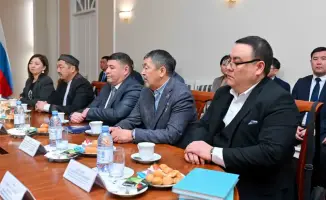 Культурный мост: встреча казахской диаспоры с делегацией Абайской области в Омске