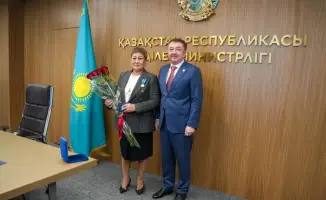 Награды адвокатам вручил министр юстиции Ерлан Сарсембаев на официальном Дне адвокатуры