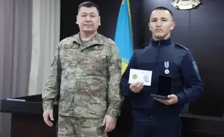 Герои в огне: полицейские спасают детей от пожара