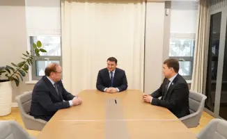 Обсуждение будущего Туркестанской области Нуралханом Кушеровым и депутатами Сената и Мажилиса