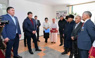 Аким области Берик Уали обсуждает развитие образования и культуры в селе Шынкожа
