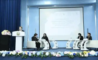 В Астане прошел форум о волонтерстве, собравший школьных лидеров и экспертов