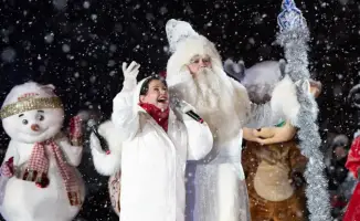 Торжественная церемония зажжения новогодних ёлок в Алматы 18 декабря