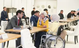 Аким Туркестанской области Нуралхан Кушеров встретился с около 100 жителями для обсуждения личных вопросов