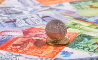 Курс рубля падает, а мошенничество на миллиард ставит под угрозу экономическую стабильность Казахстана